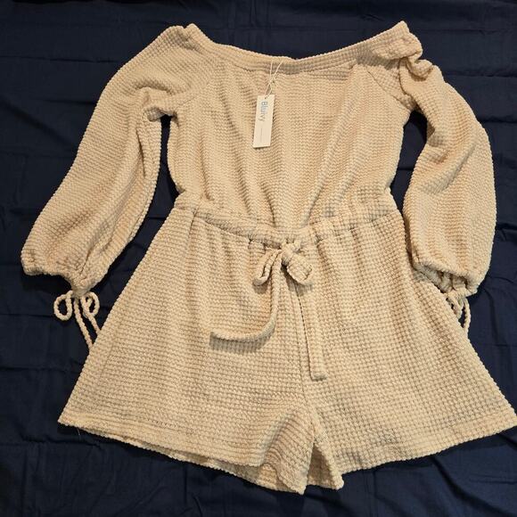 NWT Bluivy Waffle Knit Off-the-shoulder Romper with Drawstring Sleeve Size M - Picture 1 of 10